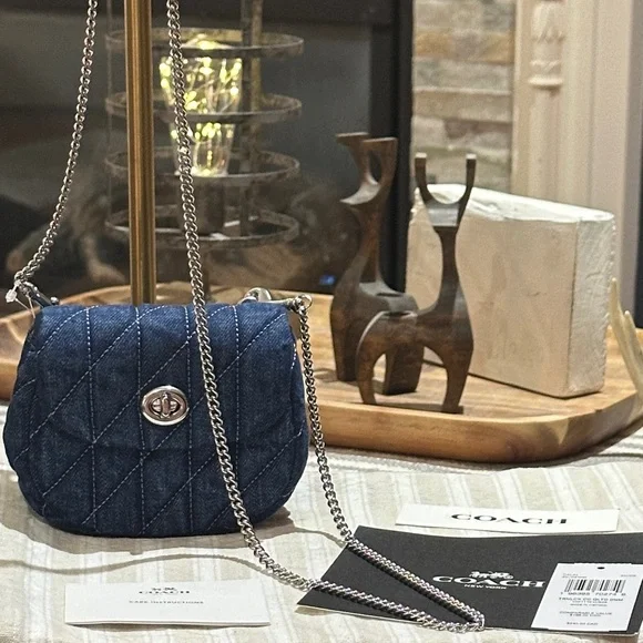 Authentic Coach Turnlock Card Case with Quilting & Silver-Toned Hardware, NWT - Picture 5 of 16